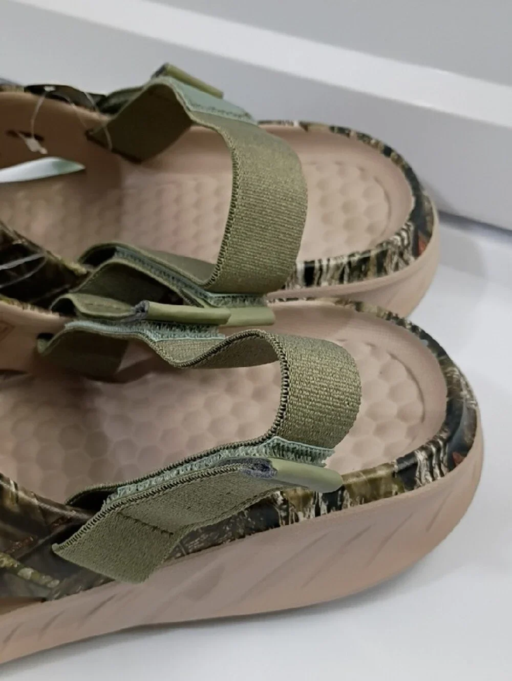 Mossy Oak Men's Camouflage Slip-On Sandals in Green and Tan Size 11 NWT